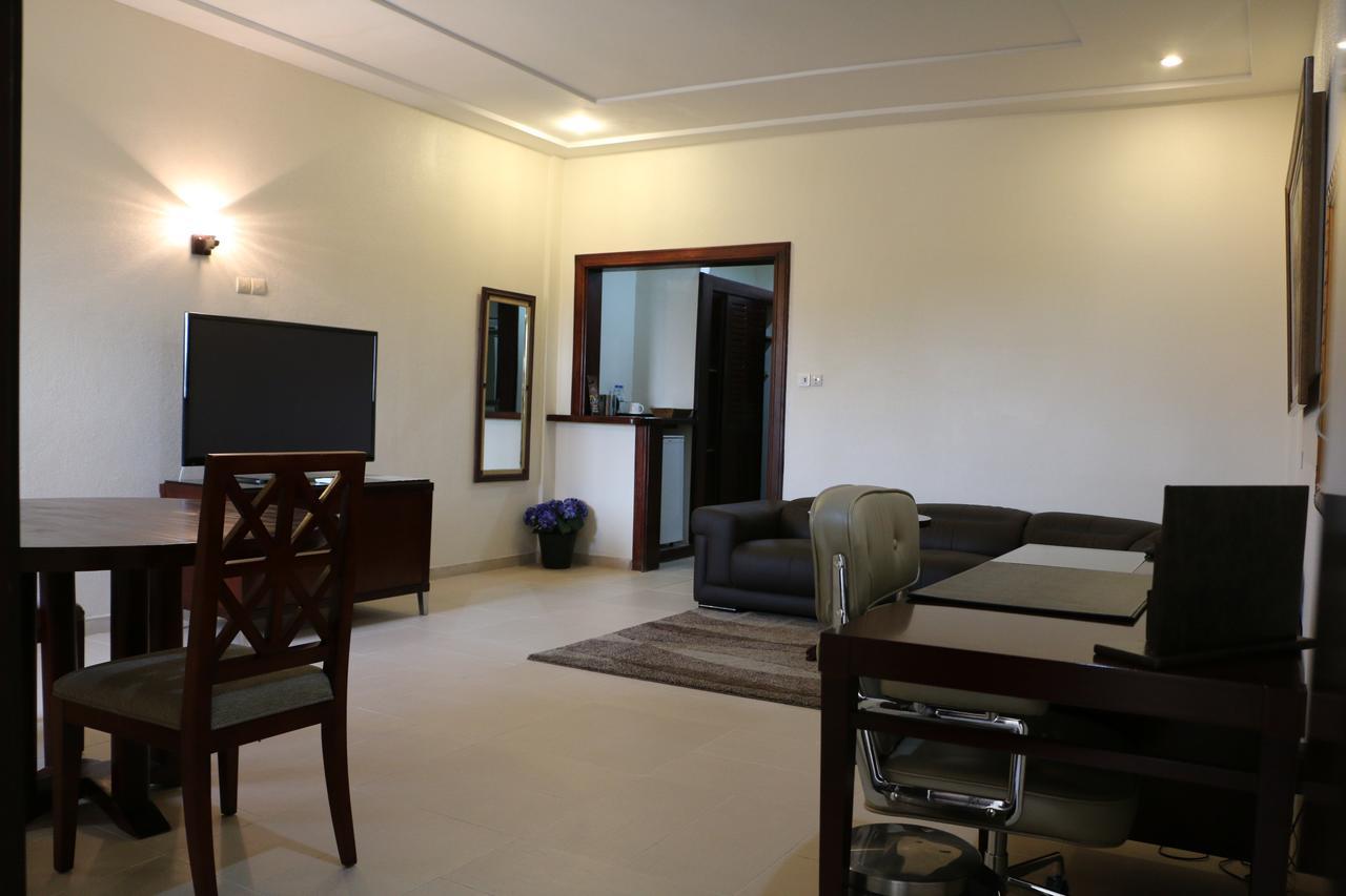 לומה Hotel Sancta Maria מראה חיצוני תמונה