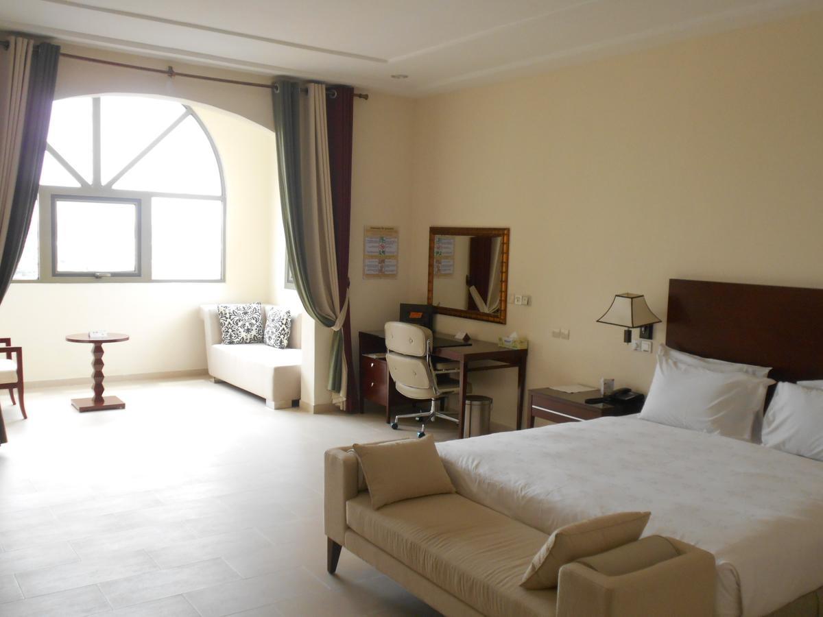 לומה Hotel Sancta Maria מראה חיצוני תמונה